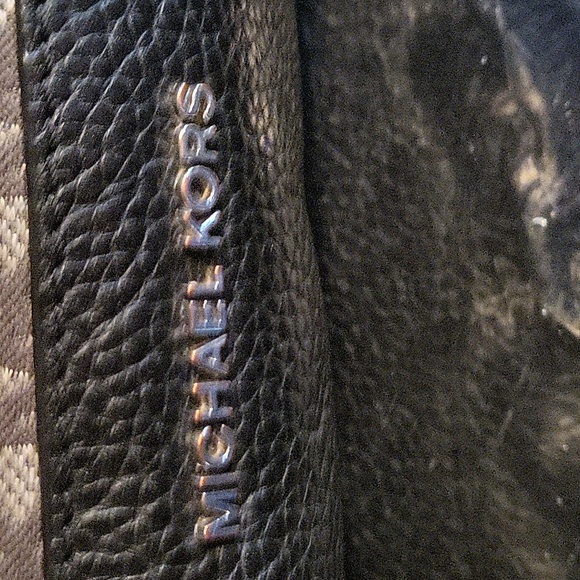 Michael Kors Raven Tote - Picture 7 of 8